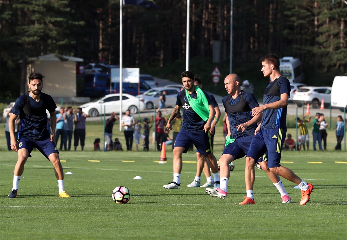 Fenerbahçe\'de Yeni Sezon Hazırlıkları Sürüyor