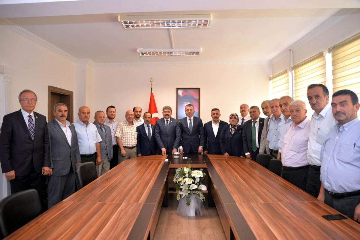 İl Genel Meclisi Üyelerinden Vali Büyükakın\'a Ziyaret