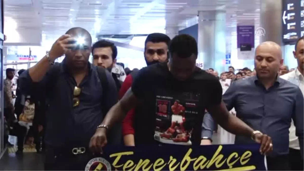 Kamerunlu Kaleci Kameni Istanbul\'da