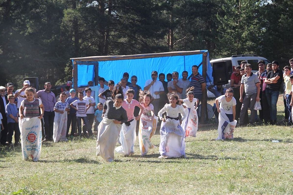 Karnavas\'ta Muhteşem Piknik Şöleni
