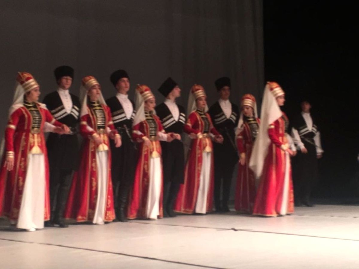Kayseri\'de Kafkas Halk Dansları Topluluğu Rüzgarı Esti