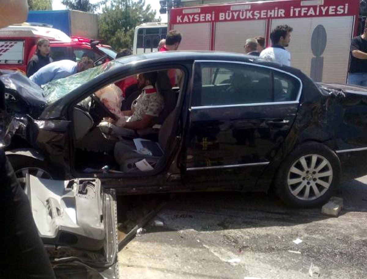 Kayseri\'de Trafik Kazası: 3 Yaralı