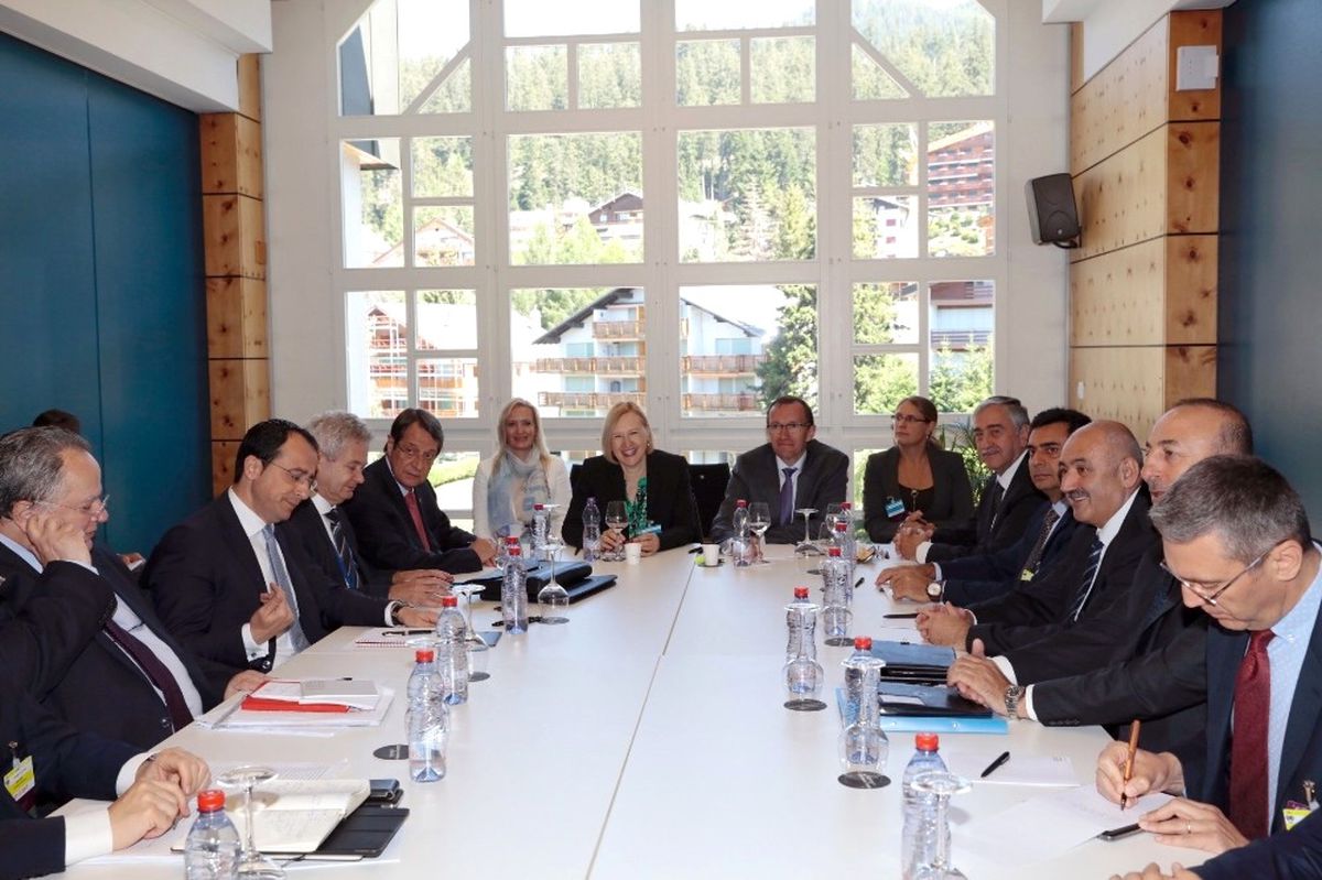 Kıbrıs Konferansı 5\'li Toplantı ile Devam Ediyor