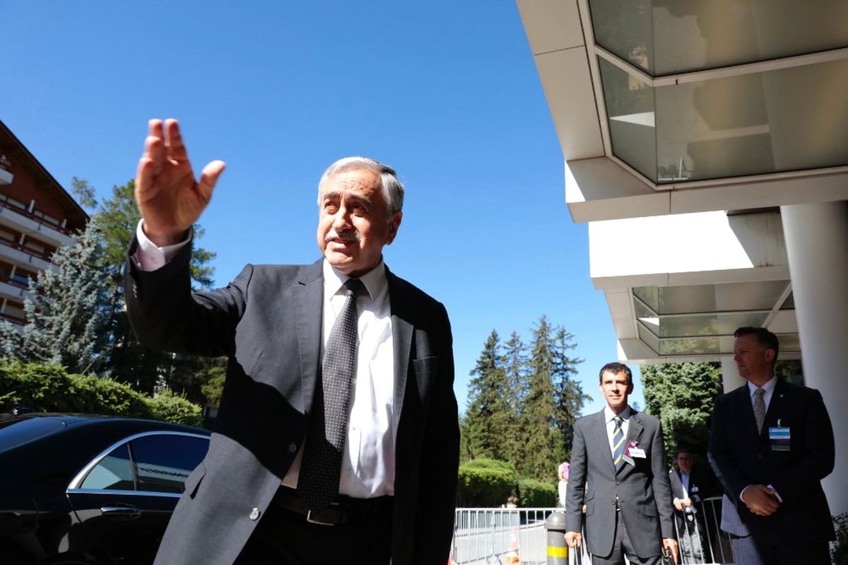 Kıbrıs Konferansı\'nın Bugünkü Toplantıları Başladı