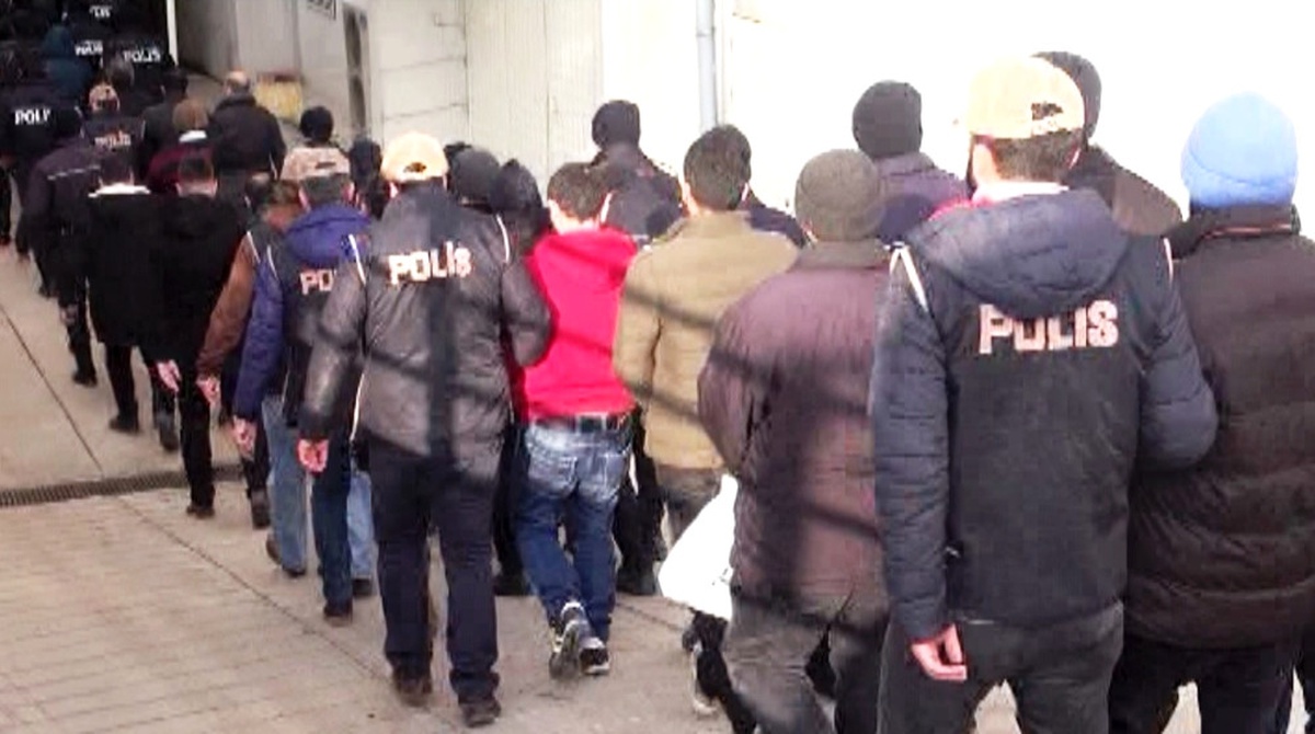 Konya\'da Askerlere Fetö Operasyonu: 14 Gözaltı
