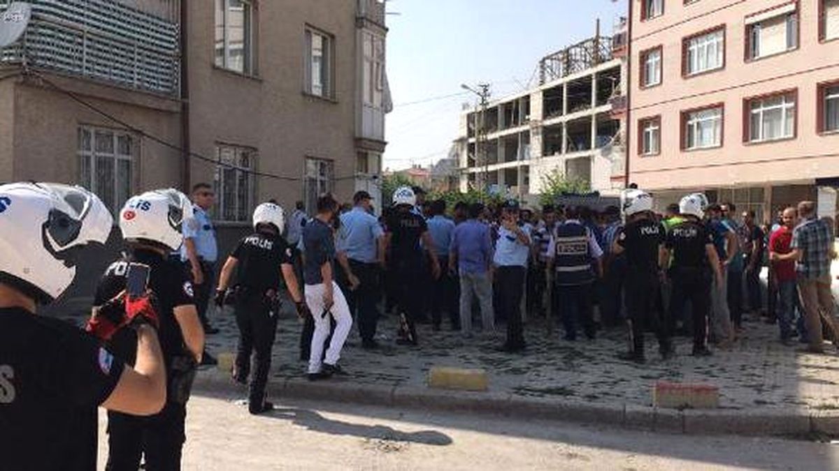 Konya\'da Pazar Yerinde Silahlı Kavga: 4 Yaralı