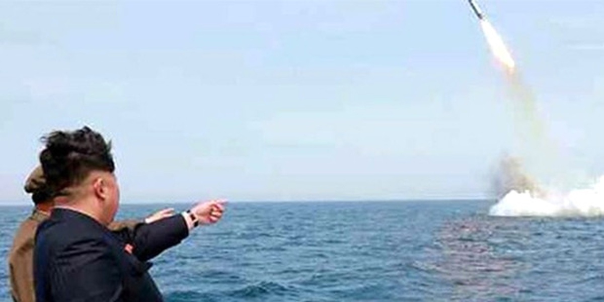 Kuzey Kore\'nin "Kıtalararası Balistik Füze" Denemesi