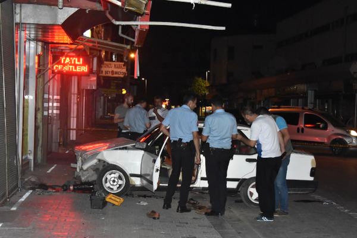 Otomobili ile Seyir Halindeyken Vurularak Öldürüldü