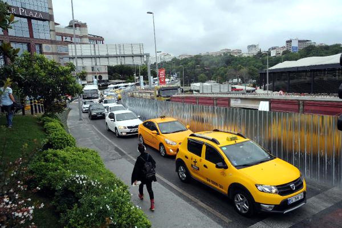 Şehitler Tepesi\'nde Onarım Çalışması