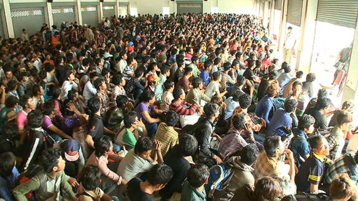 Tayland Yabancı İşçi Yasasını Askıya Aldı