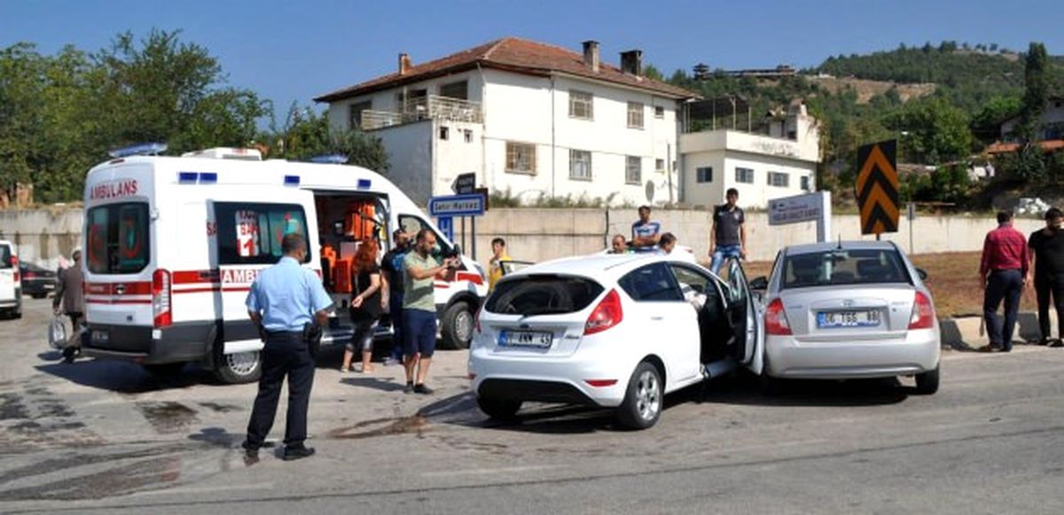 Tokat\'ta Trafik Kazası: 3 Yaralı