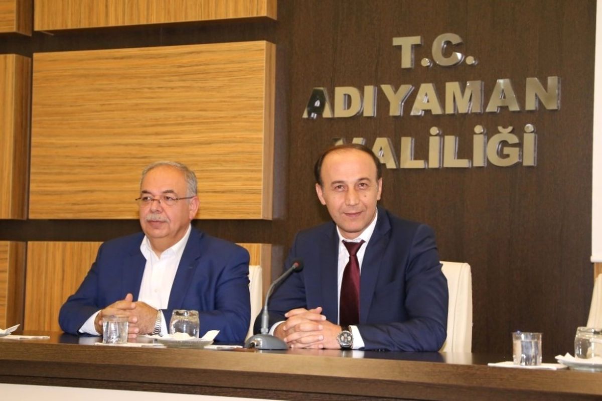 Vali Abdullah Erin\'e Artık Fahri Hemşehrilik Verildi