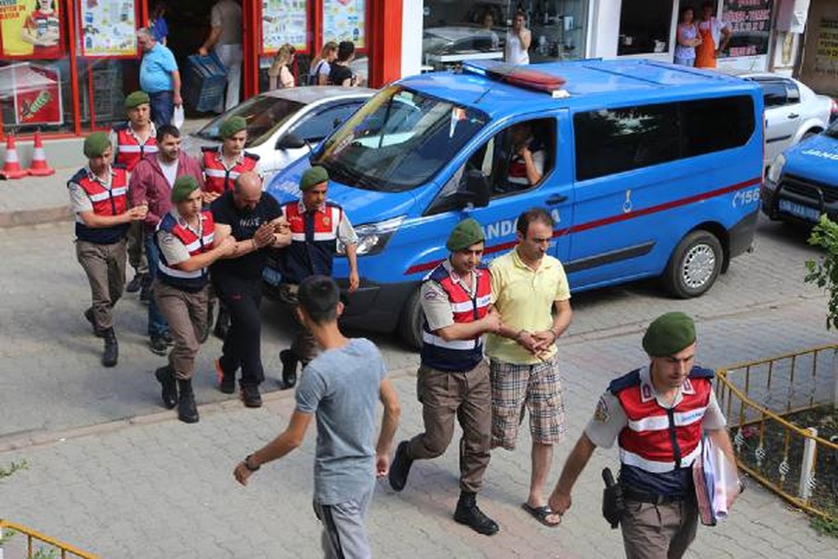 Yurdışına Kaçmak İsteyen 4 PKK\'lı Yakalandı (2)