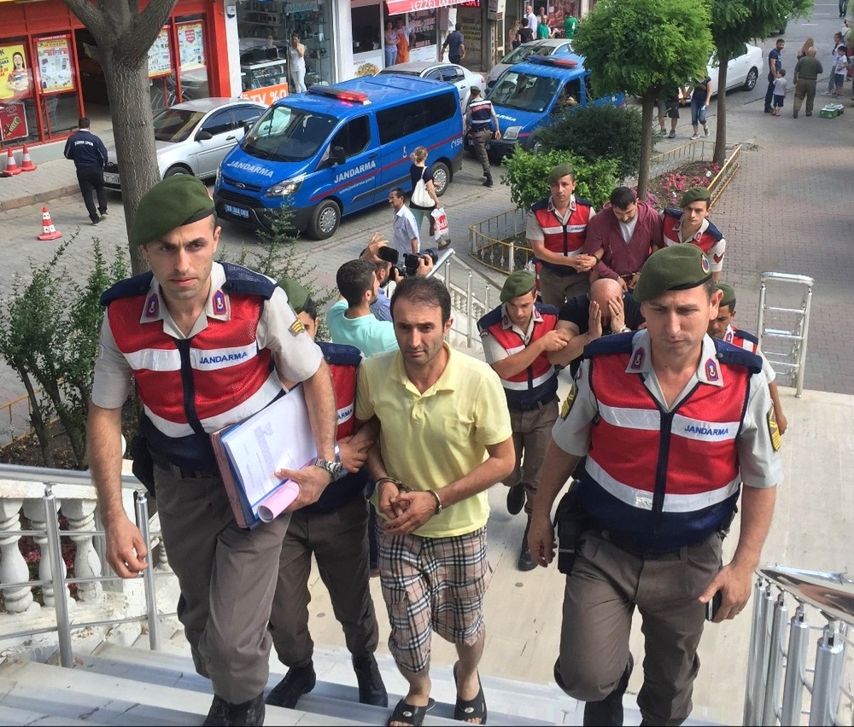 Yurt Dışına Kaçma Hazırlığındaki 5 PKK\'lı Adliyeye Sevk Edildi