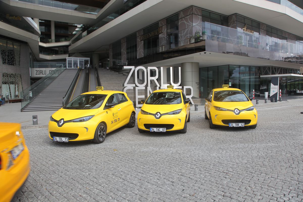 Zorlu Center\'da Elektrikli Taksi Dönemi Başladı!