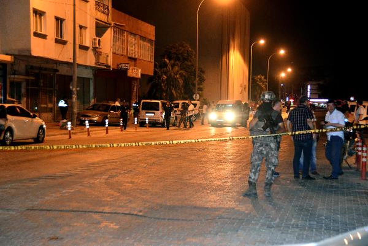 Akaryakıt İstasyonunda Silahlı Kavga: 2 Yaralı