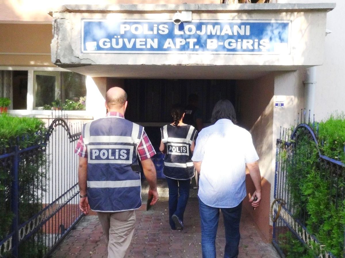 Aksaray\'da Polise Yönelik Fetö Operasyonu: 8 Gözaltı
