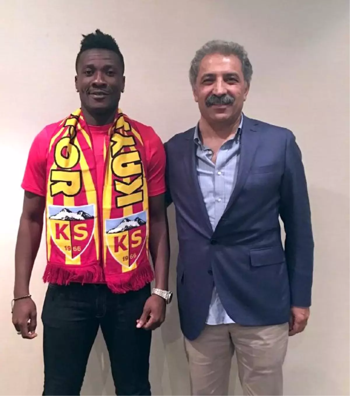 Asamoah Gyan, Kayserispor\'a İmza Attı