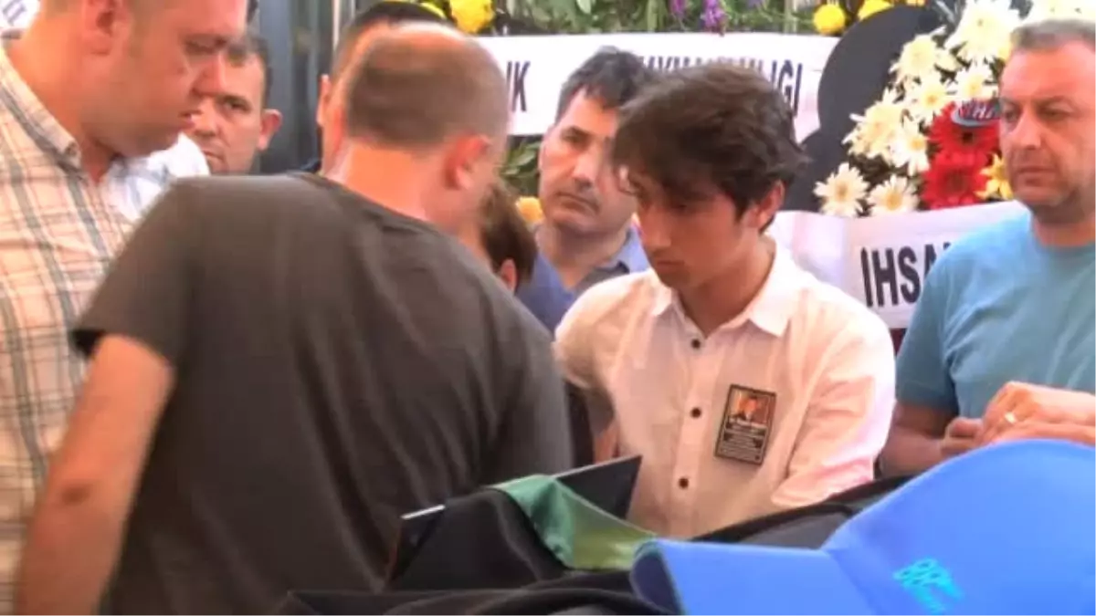 Avukat Özgür Aksoy\'a Son Görev