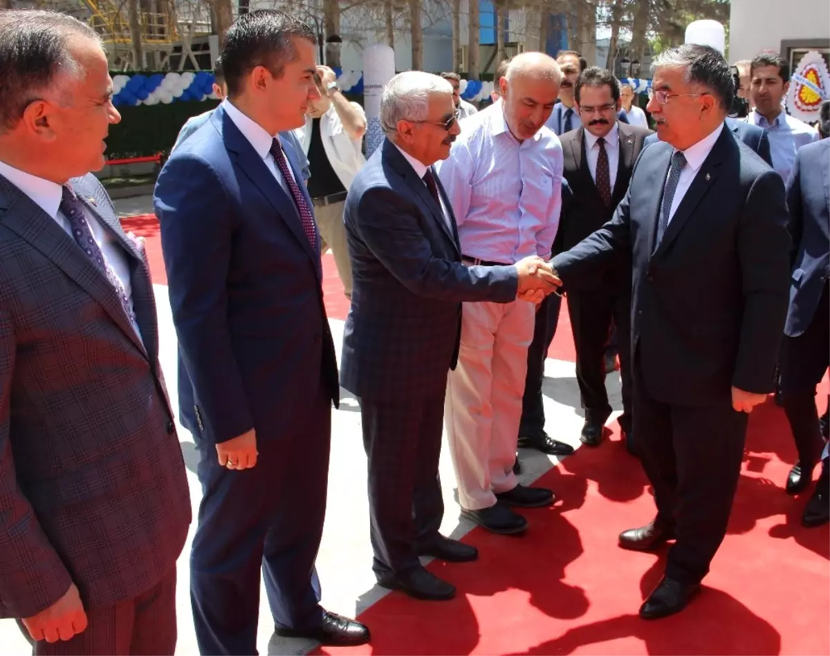 Bakan Yılmaz: "Türkiye\'nin Önceliği Eğitimdir"