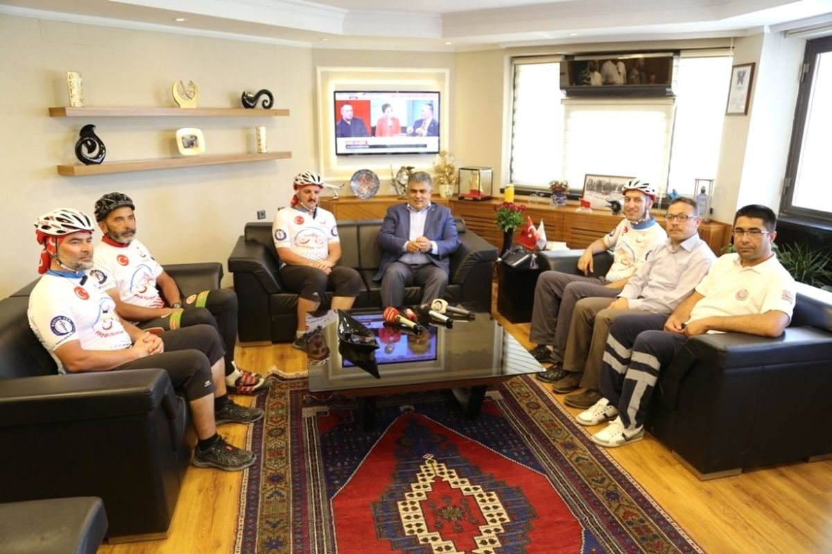 Başkan Özgüven: "Bu Yüce Millet 15 Temmuz Ruhunu Sonsuza Kadar Yaşatacaktır"