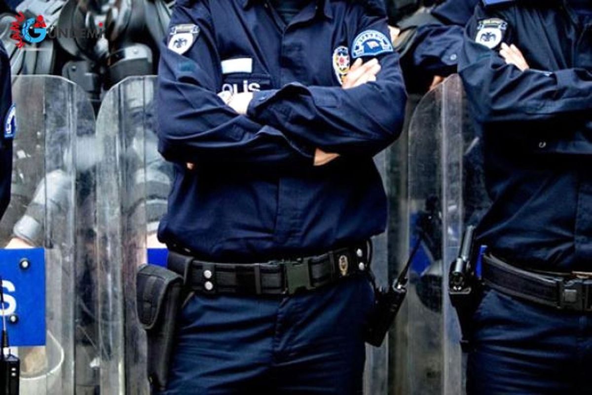 Batman\'da 14 Polis Göreve İade Edildi