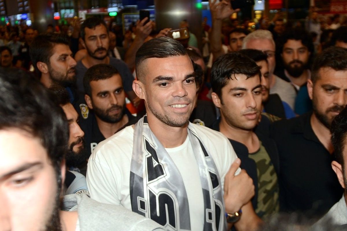 Beşiktaş\'ın Yıldız Futbolcusu Pepe, İstanbul\'da