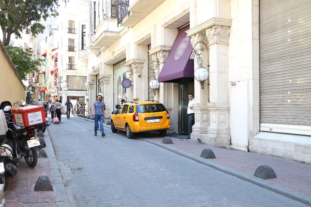 Beyoğlu\'nda Otel Odasında Kadın Cesedi Bulundu