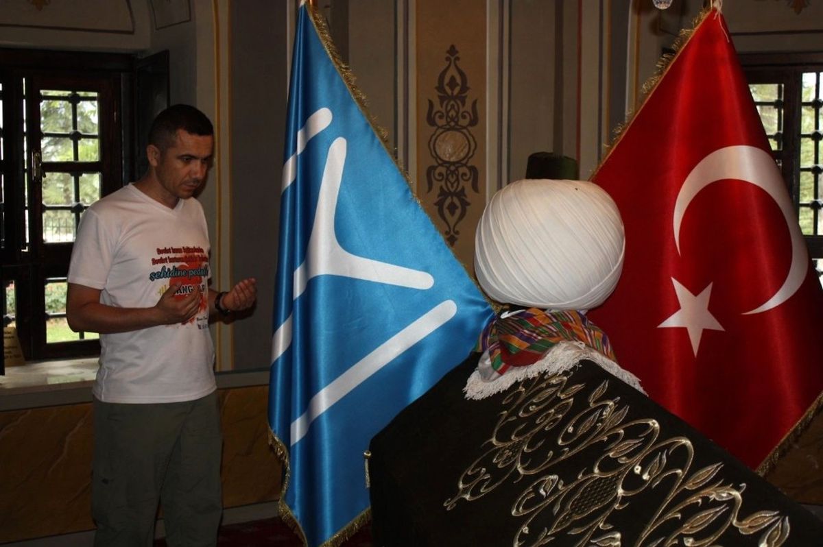Bisikletiyle "Devlet Kuran Sultanlardan Devlet Kurtaran Şehide Yolculuk" Turuna Çıkan Öğretmen...