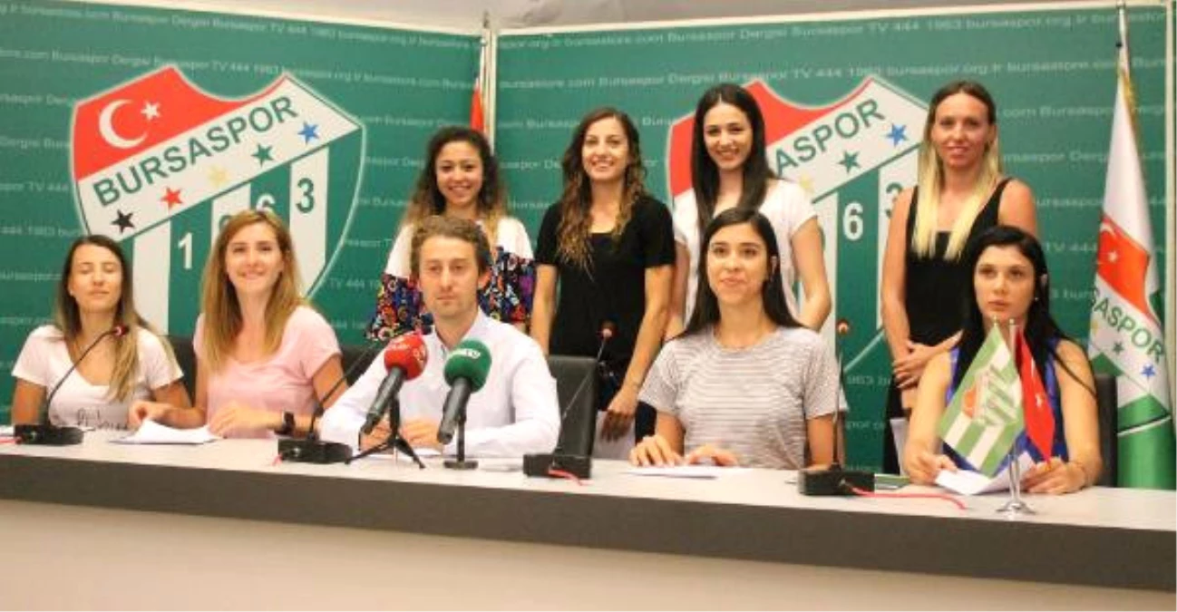 Bursaspor\'a Voleybolda 9 İmza