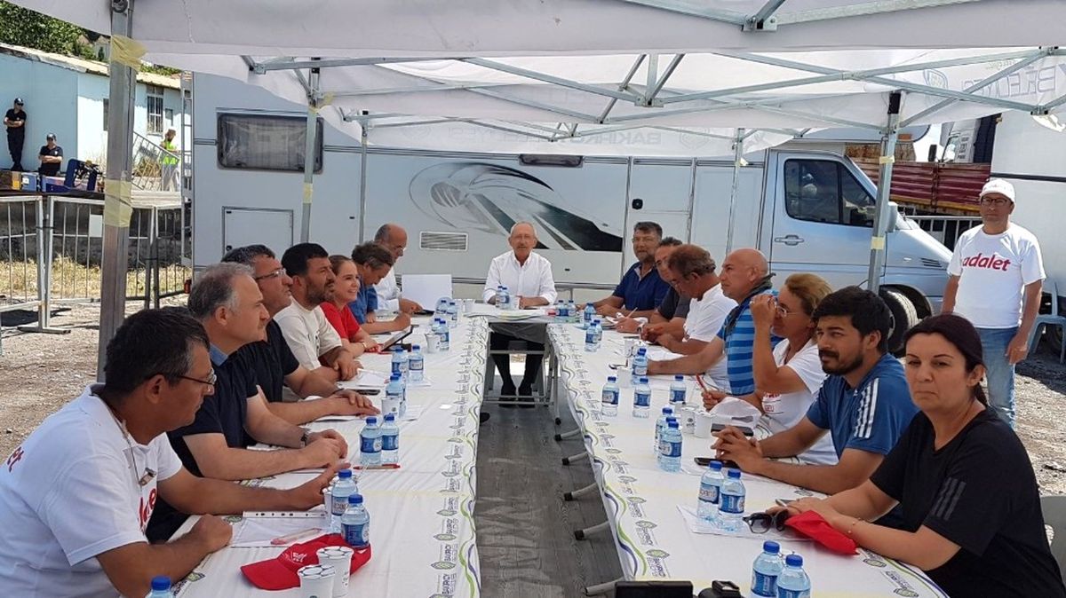 CHP Myk Toplantısı Kılıçdaroğlu Başkanlığında Başladı