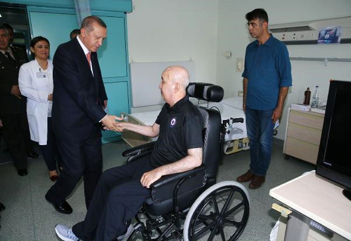 Cuhmurbaşkanı Erdoğan Turgut Aslan\'ı Ziyaret Etti