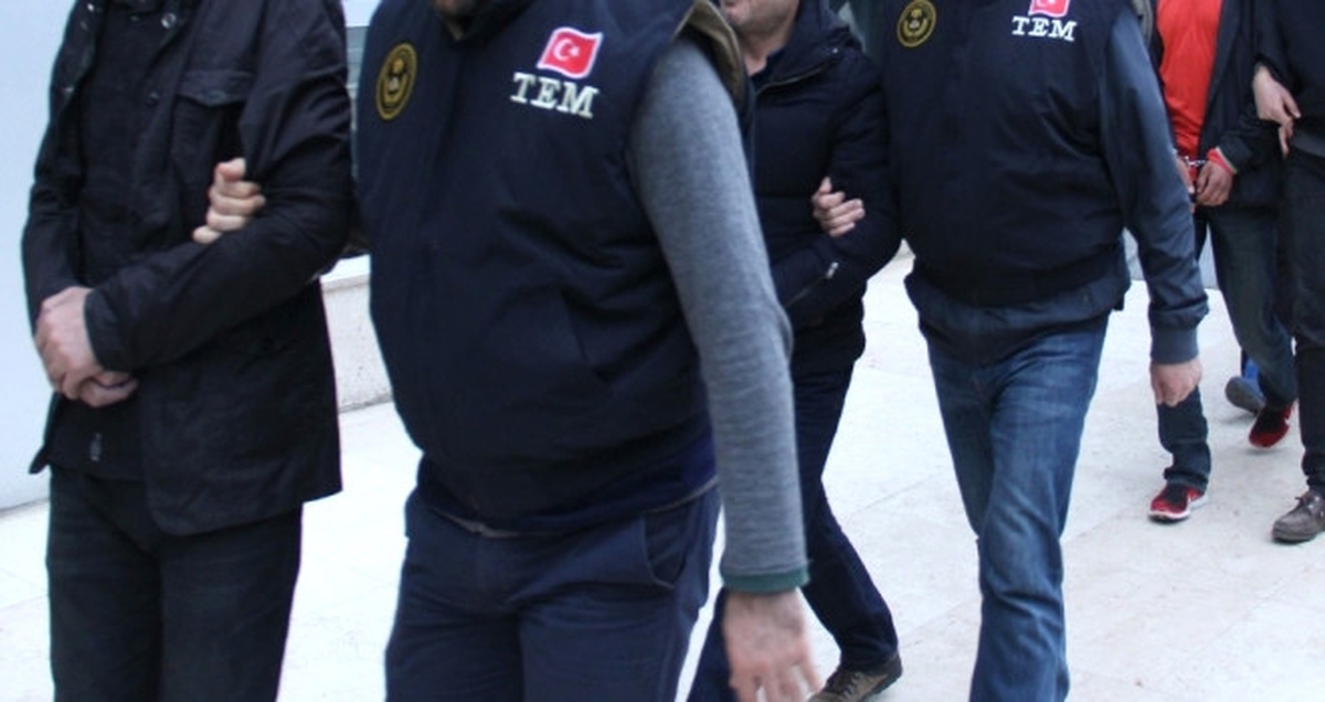 Denizli\'de 12 Eski Öğretmen Fetö\'den Gözaltına Alındı