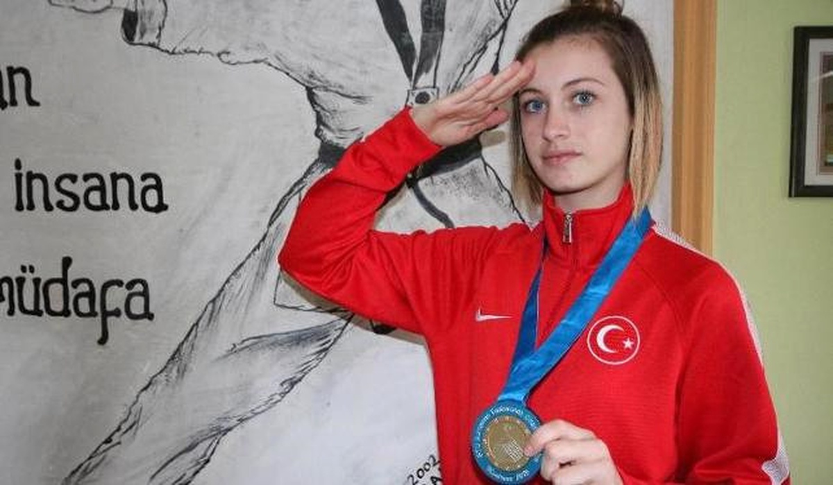 Dünya Şampiyonu, Memleketinde Coşkuyla Karşılandı