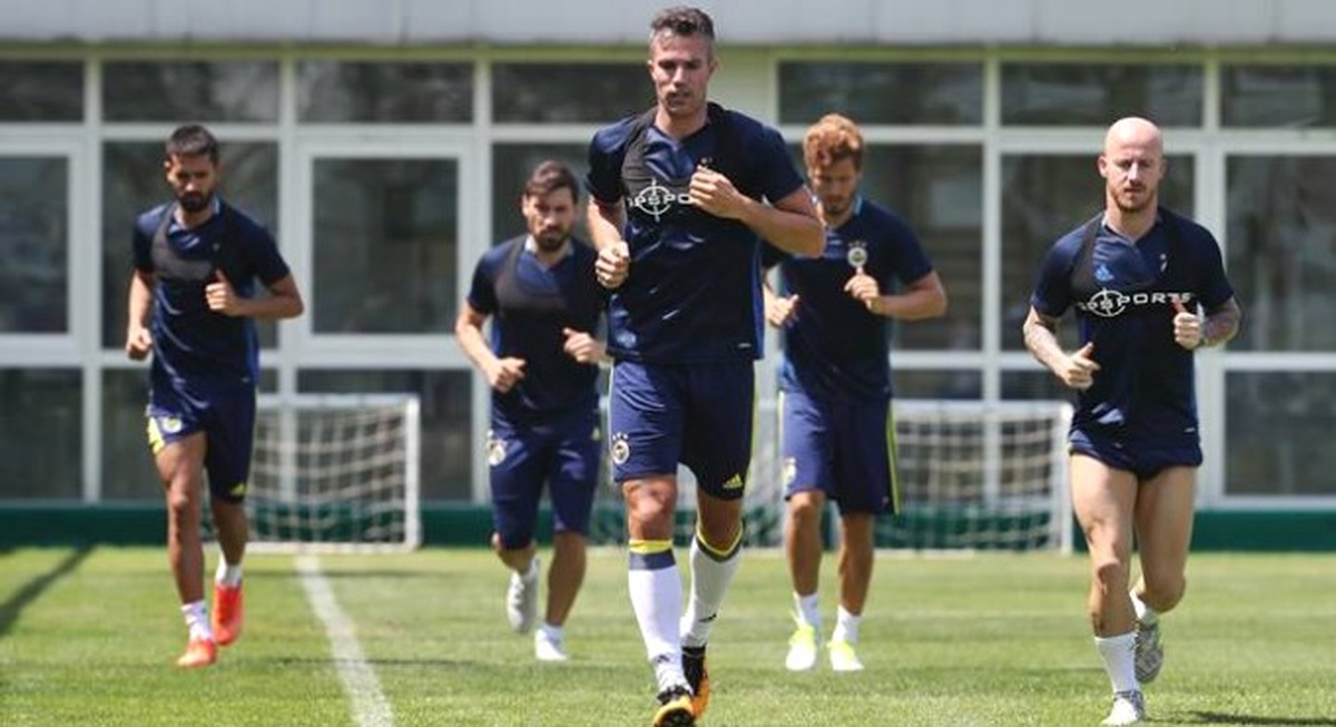Fenerbahçe\'de Yeni Sezon Hazırlıkları Sürüyor