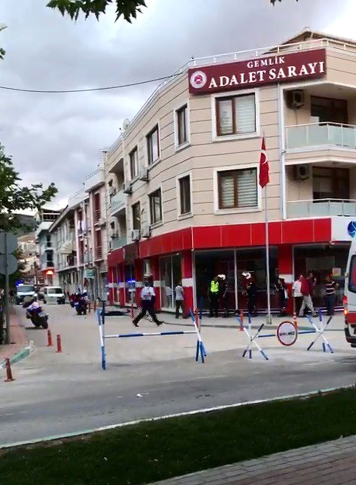 Gemlik Adliyesi\'ndeki Dehşet Kamerada