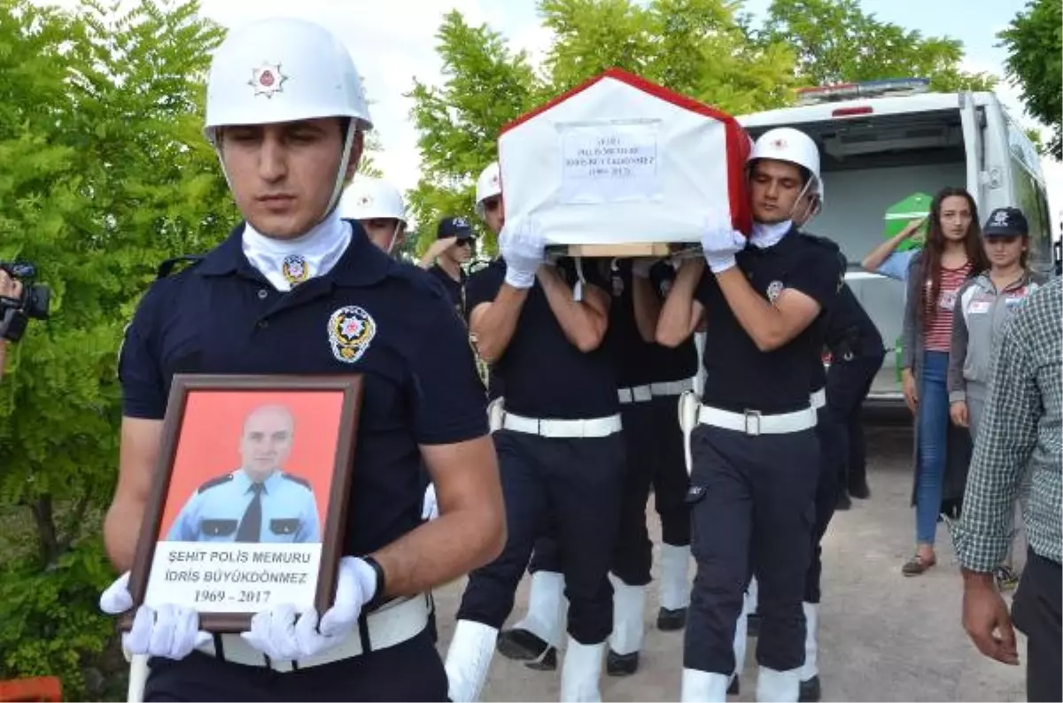 Gemlik Adliyesinde Şehit Olan Polis Memuru, Toprağa Verildi