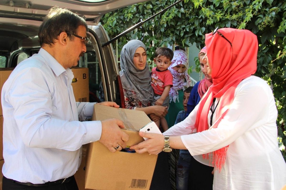 Gıda Paketi Dağıtımı Devam Ediyor
