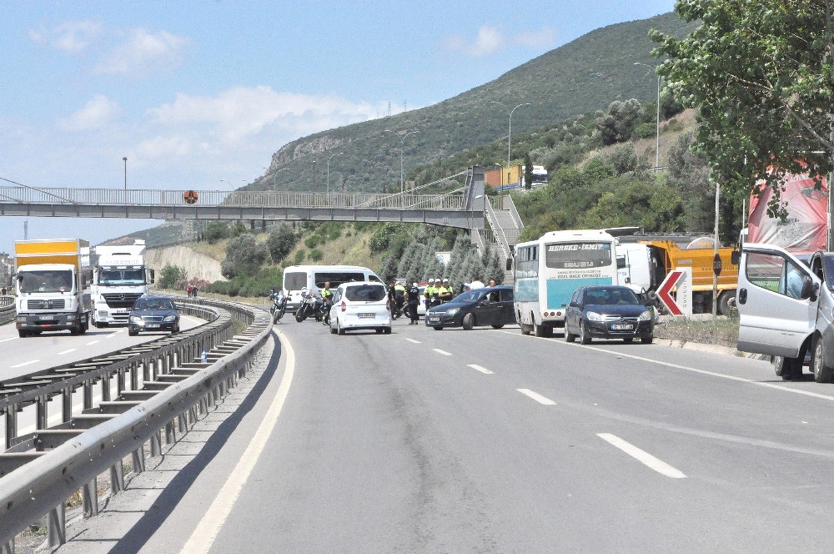 Ihbar Üzerine Ilk Kez Trafik Tamamen Kapatıldı