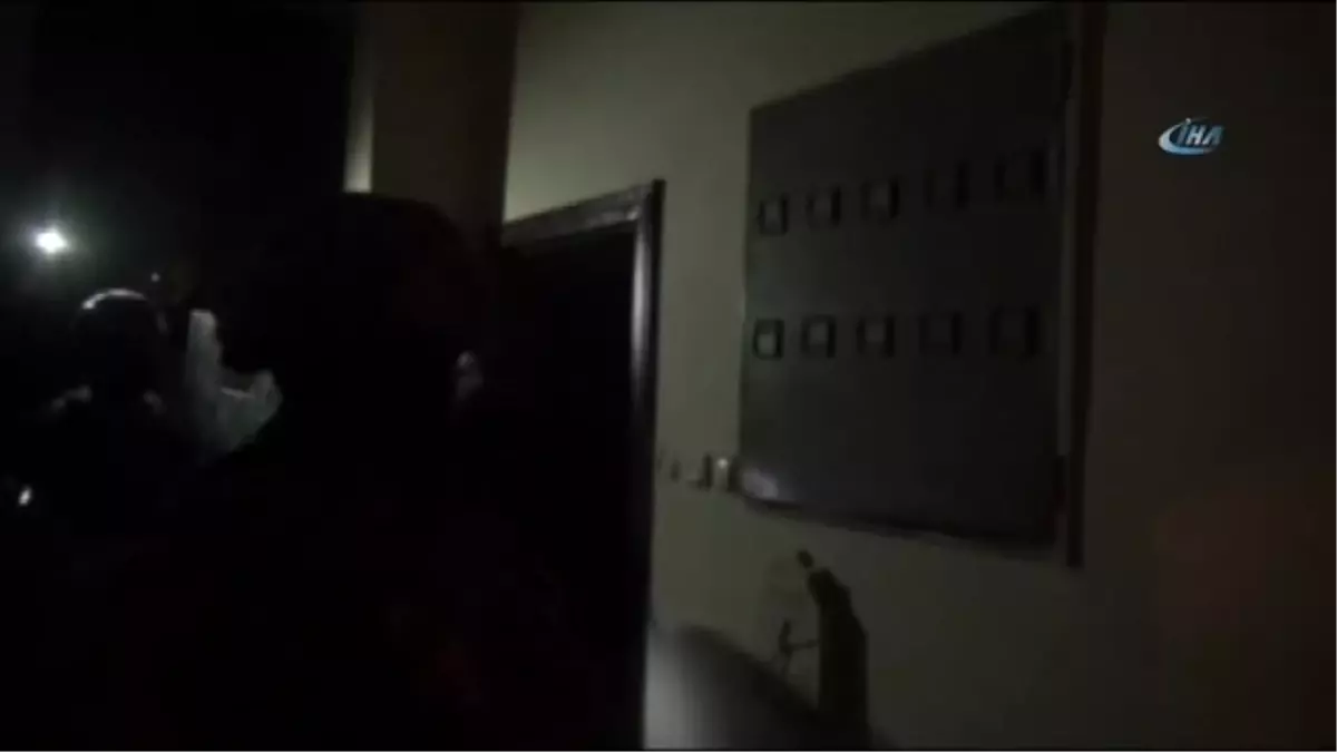 İstanbul\'da Daeş ve El-Nusra Operasyonu Polis Helikopteri Kamerasında