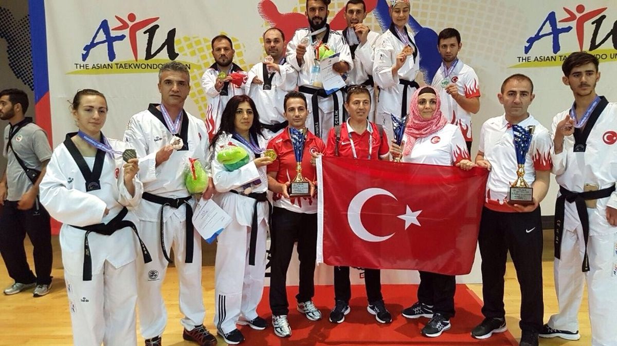 Kağıtspor\'lu Ayşe Dudu Asya Tekvando\'da Gururlandırdı