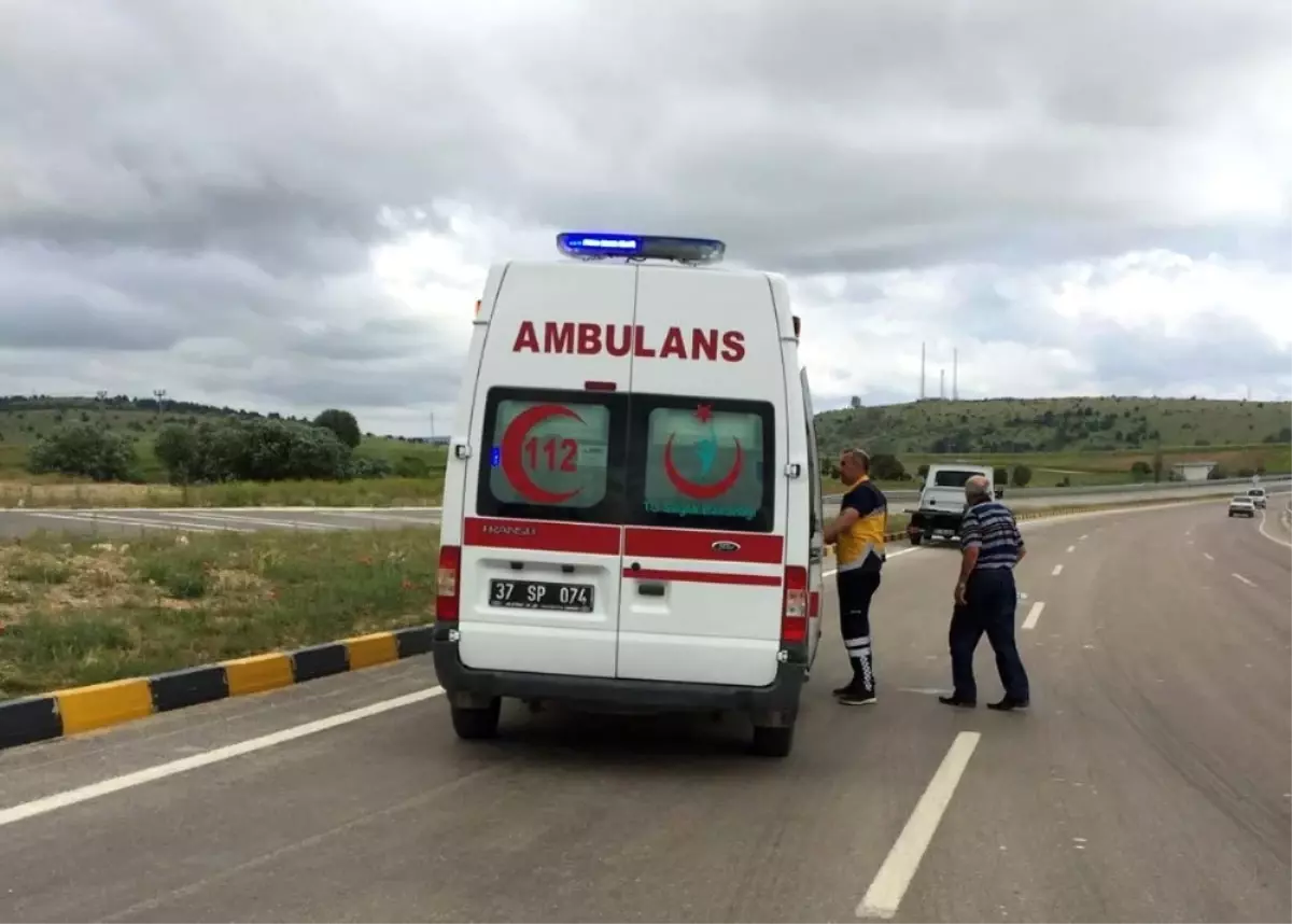 Kastamonu\'da İki Otomobil Çarpıştı: 4 Yaralı