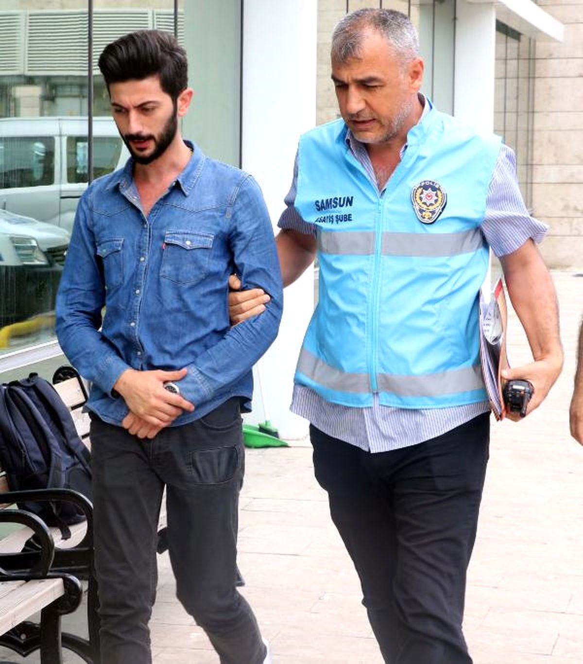 Kıskançlık Krizine Girip Eski Kız Arkadaşını Bıçaklamış