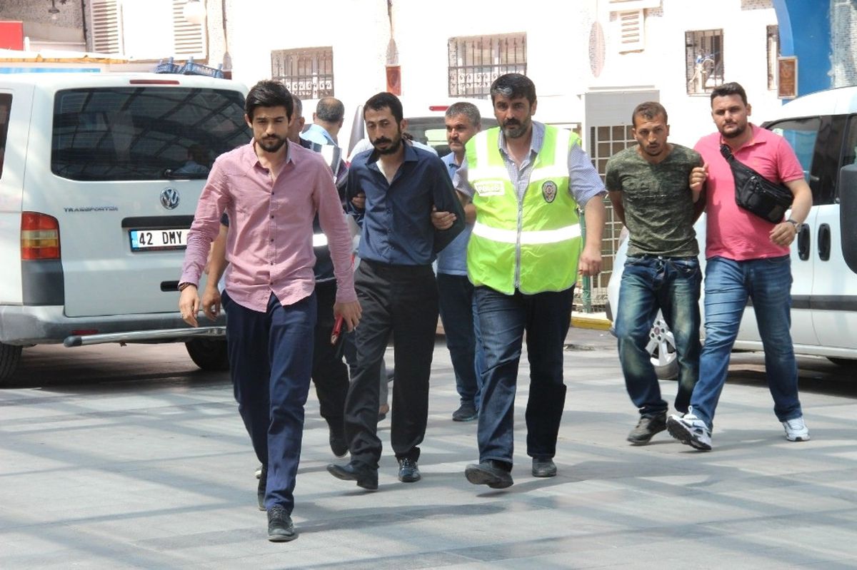 Konya\'da Pazar Yerinde Dehşet Saçan 3 Şüpheli Adliyeye Sevk Edildi