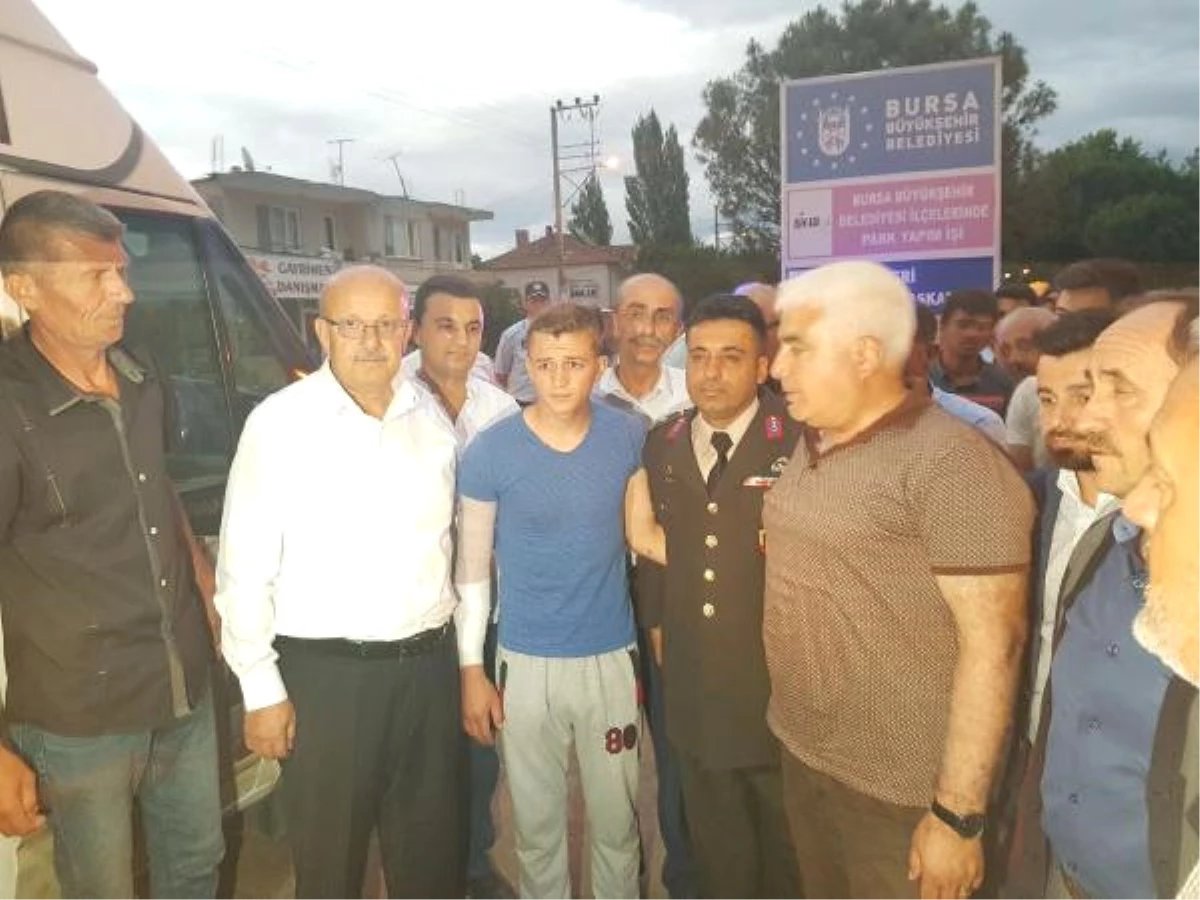 Patlamada Yaralanan Asker İznik\'te Törenle Karşılandı