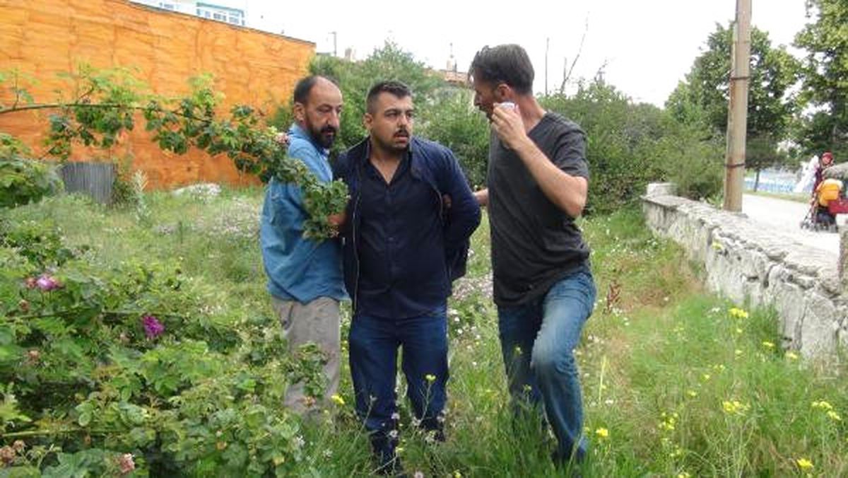 Telefonu Emekli Polis Açınca, Dolandırıcı Yakalandı