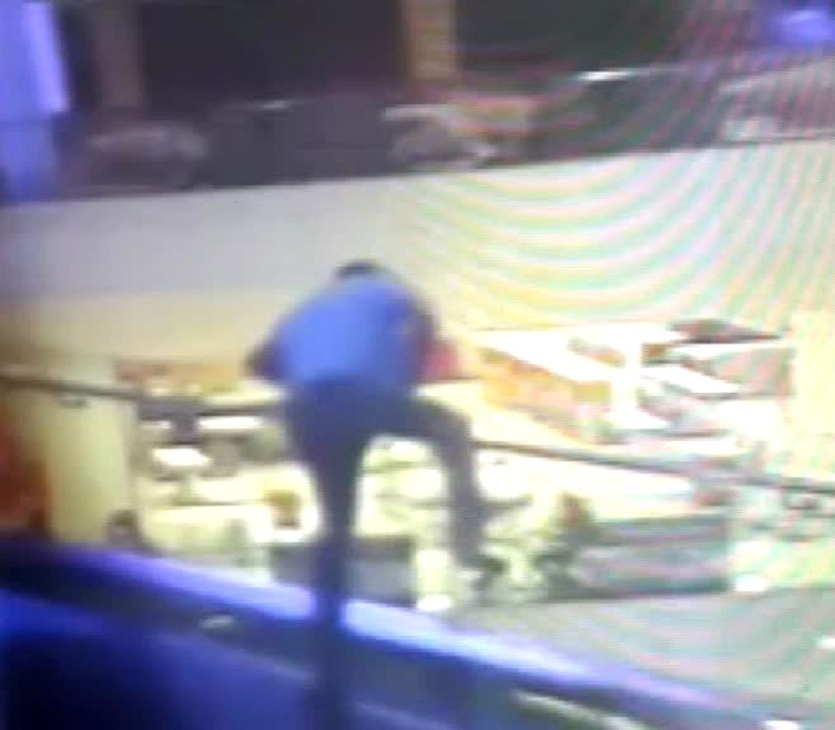 Üçüncü Kattan Atlama Anı Kameralara Yansıdı