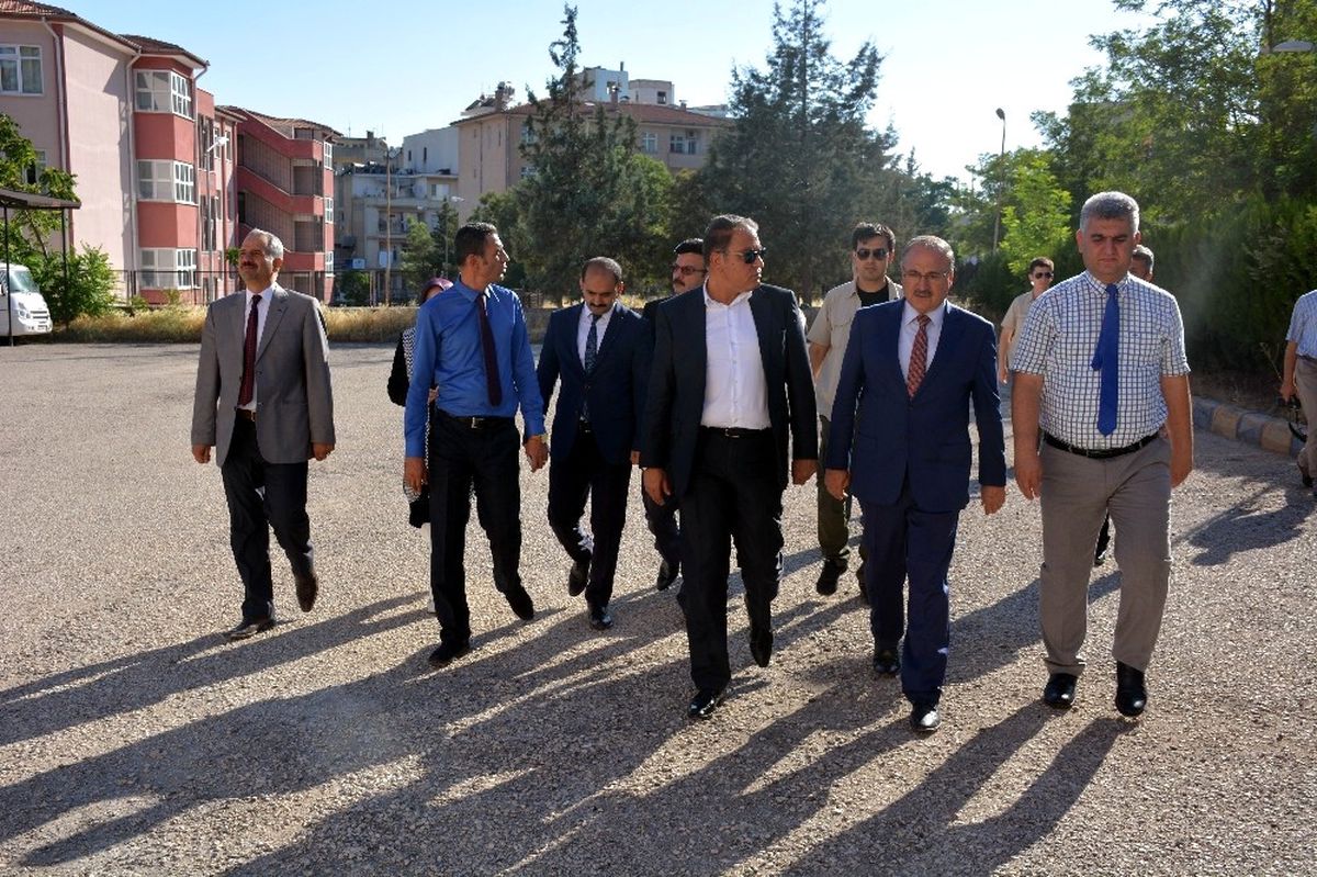Vali Tekinarslan Milli Eğitim Müdürlüğü\'nü Ziyaret Etti