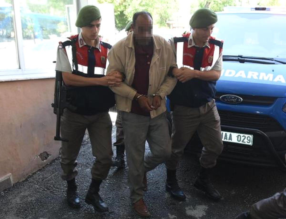 17 Yaşındaki Kızı, Öz Babası Hamile Bırakmış