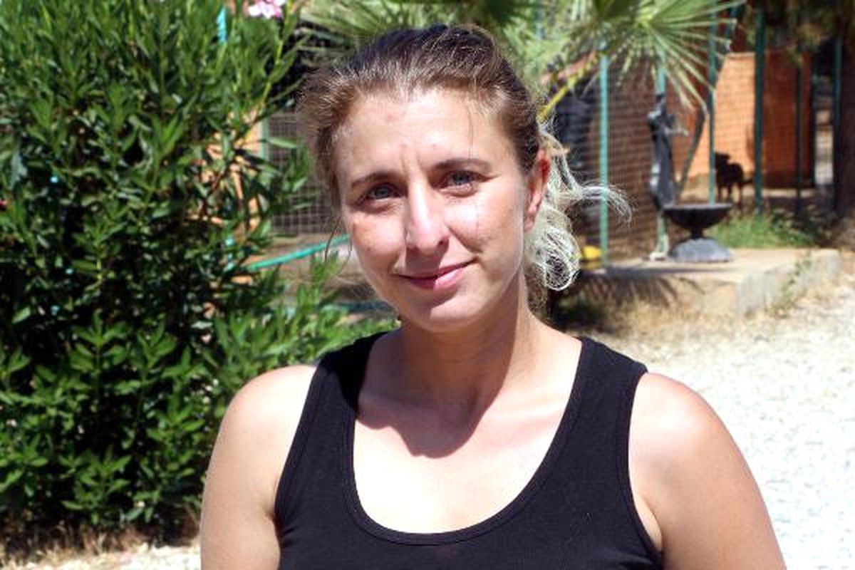 Aşırı Sıcaktan Bunalan Can Dostlarına Duş ve Dondurma